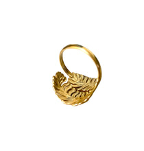 Stainless steel adjustable feather ring. Gold, waterproof.