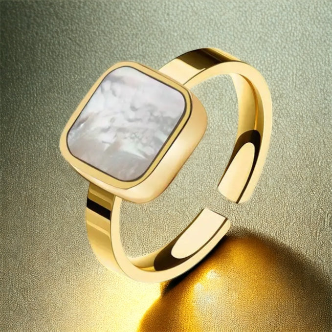 Stainless steel adjustable square pearl ring. Gold, waterproof.