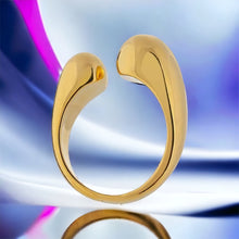 Stainless steel simplistic statement ring. Gold, waterproof.