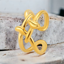 Stainless steel geometric knot ring. Gold, waterproof.